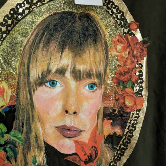 LETLUV Joni Mitchell Retro Graphic Band Tee Gold Metallic in Olive Size XXS - Picture 5 of 7